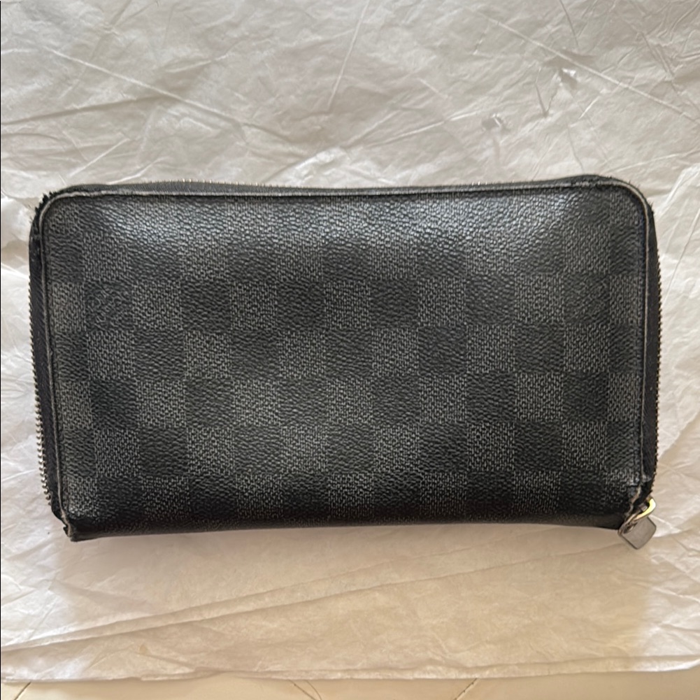 Authentic Louis Vuitton Damier Graphite Zipped Organizer Wallet Used As Is